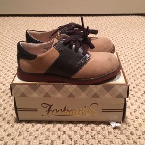 Toddler size 9 Footmates